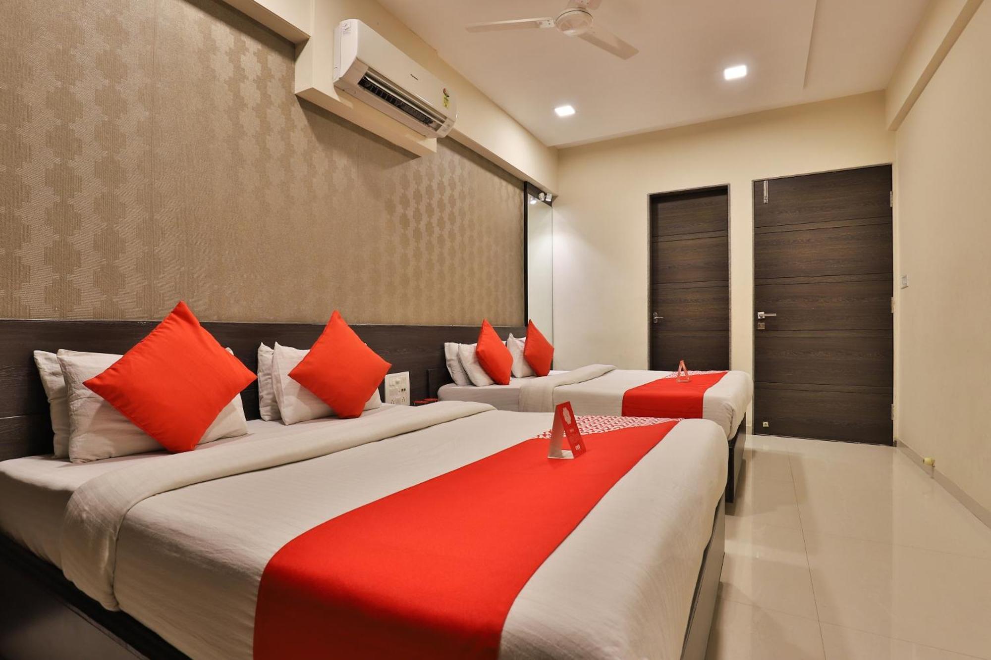 Hotel Royal Rituals Surat Exterior foto